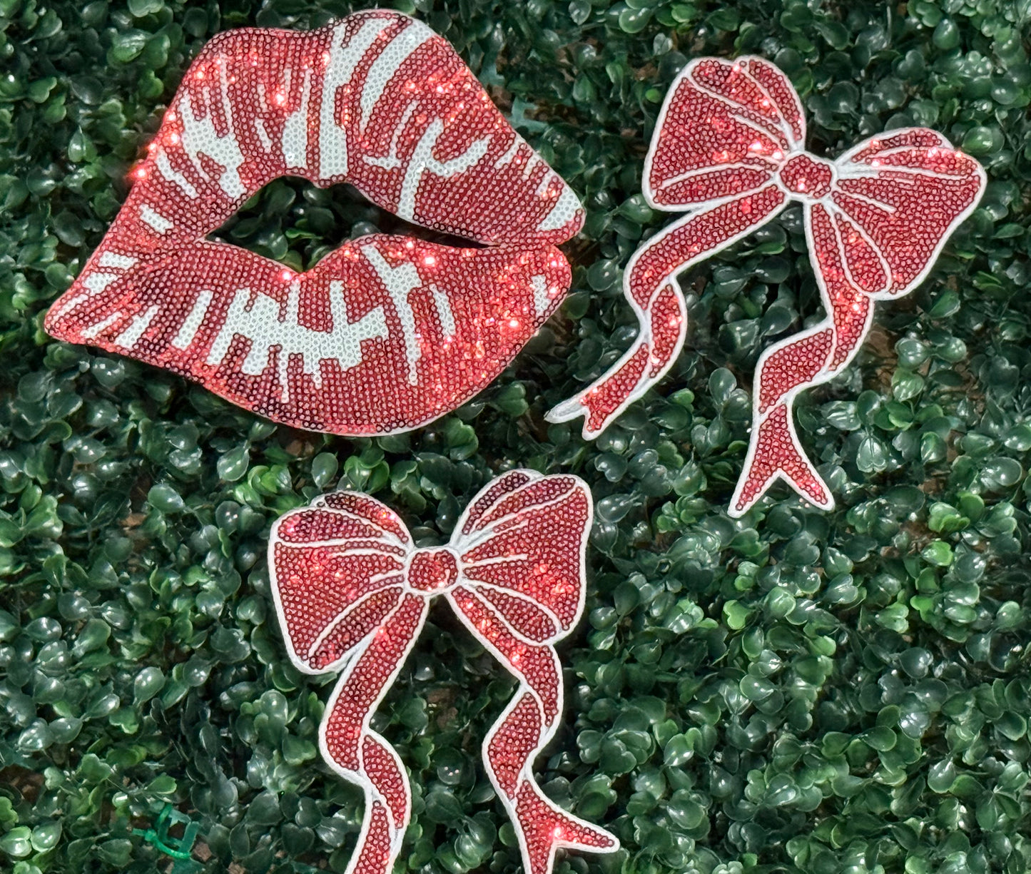 7” Sequin Lips