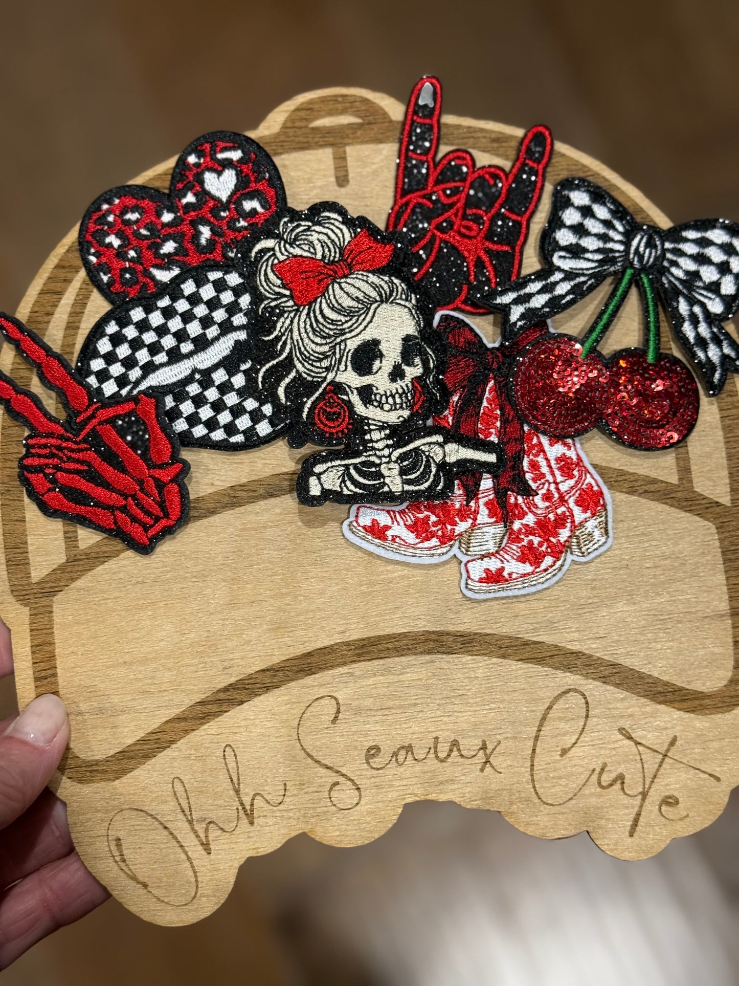 3” Glitter Red Peace Skeleton