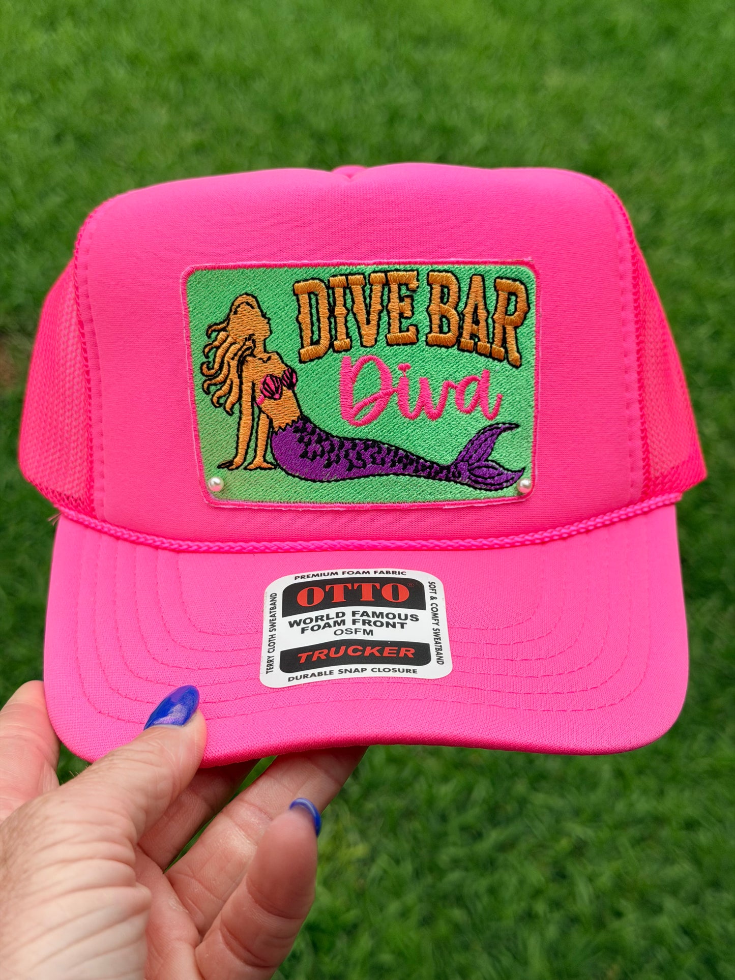 4” Dive Bar Diva OSC ORIGINAL