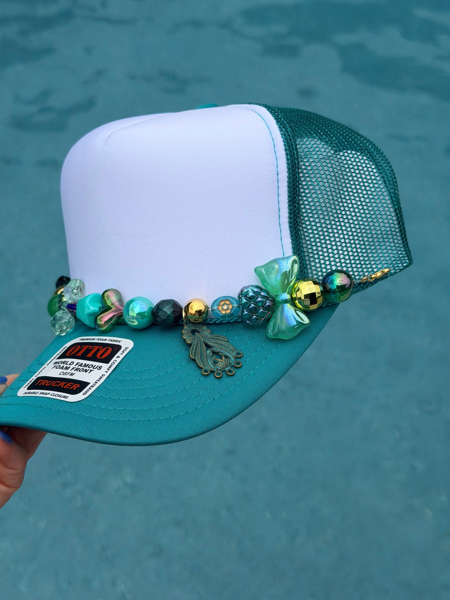 9” Peacock 2 Hat Chain