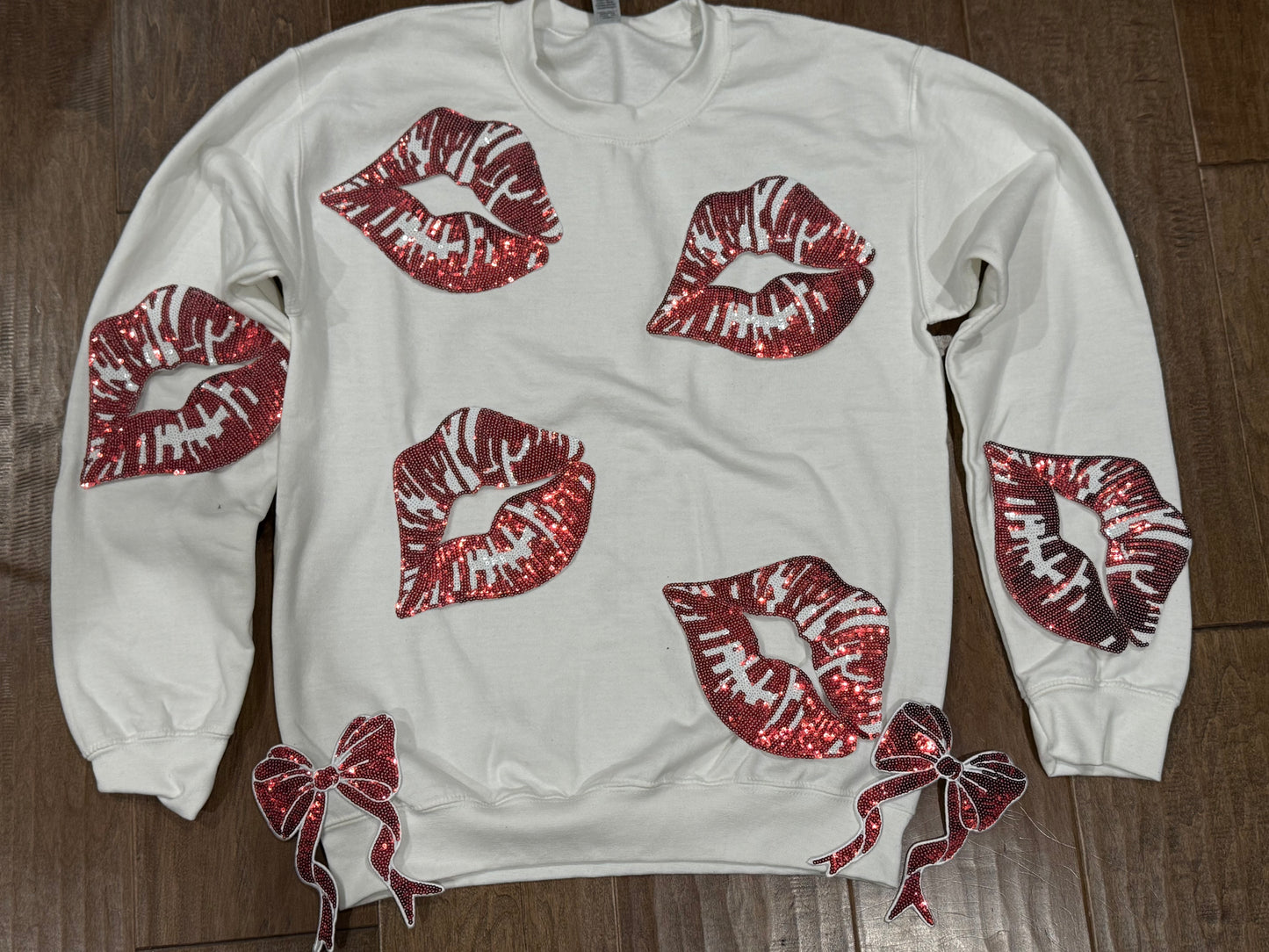 7” Sequin Lips