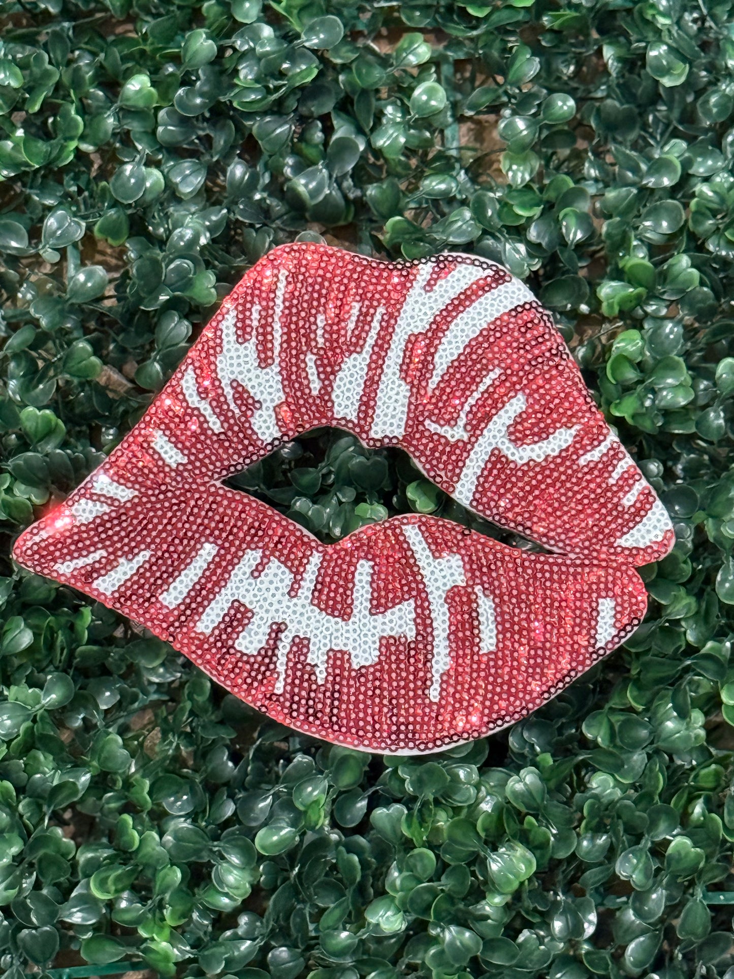 7” Sequin Lips
