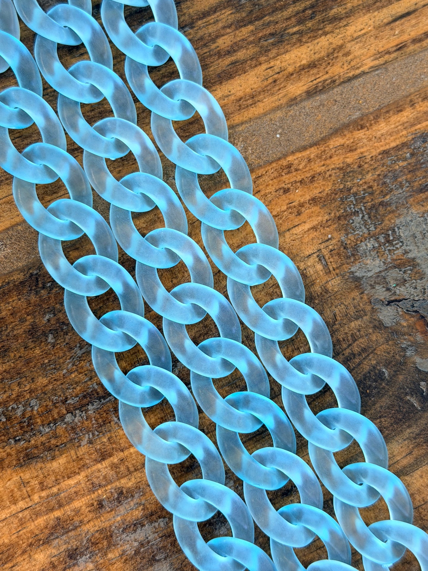 9” Clear Blue Hat Chain