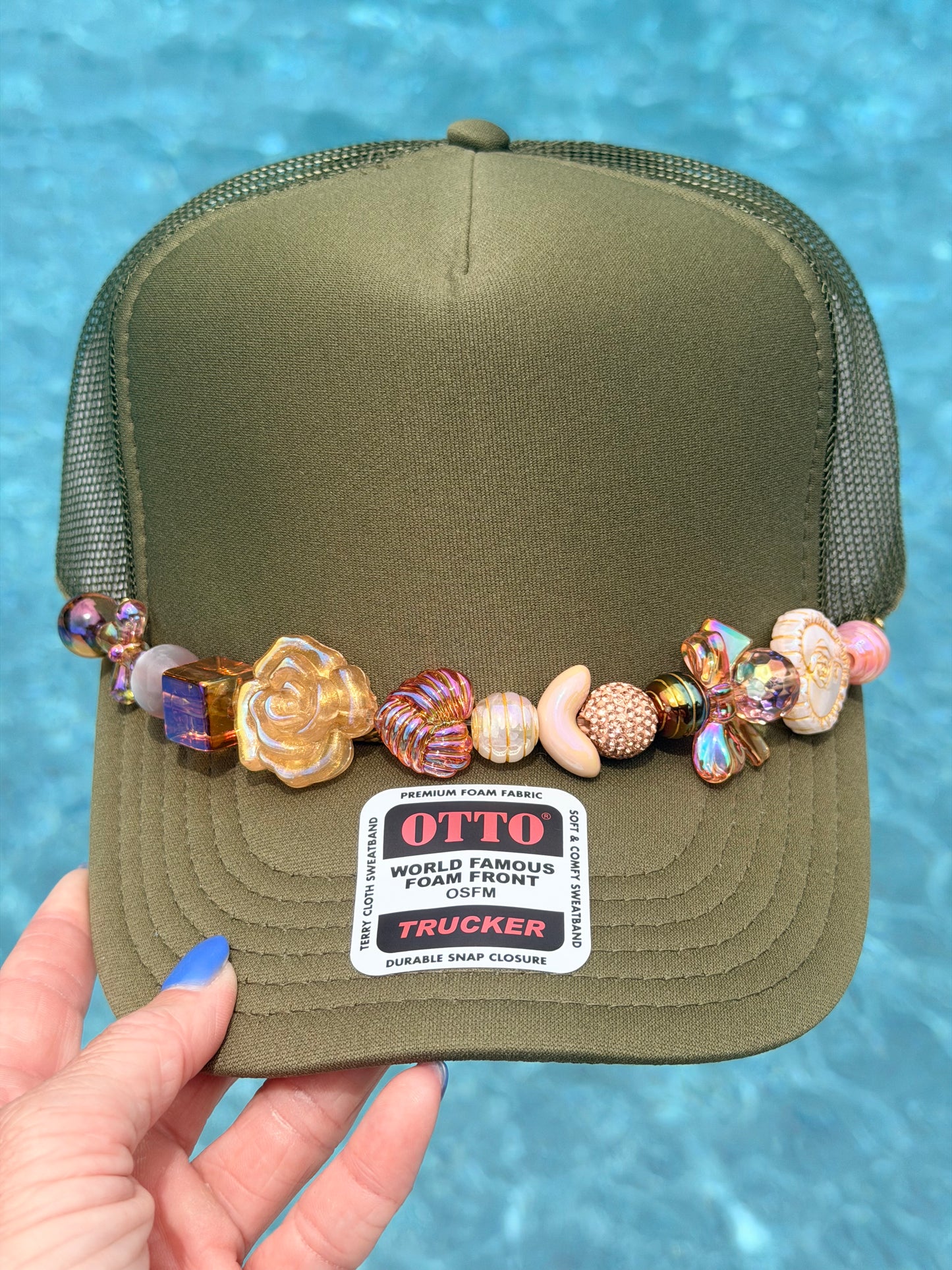 9” She Fancy Hat Chain