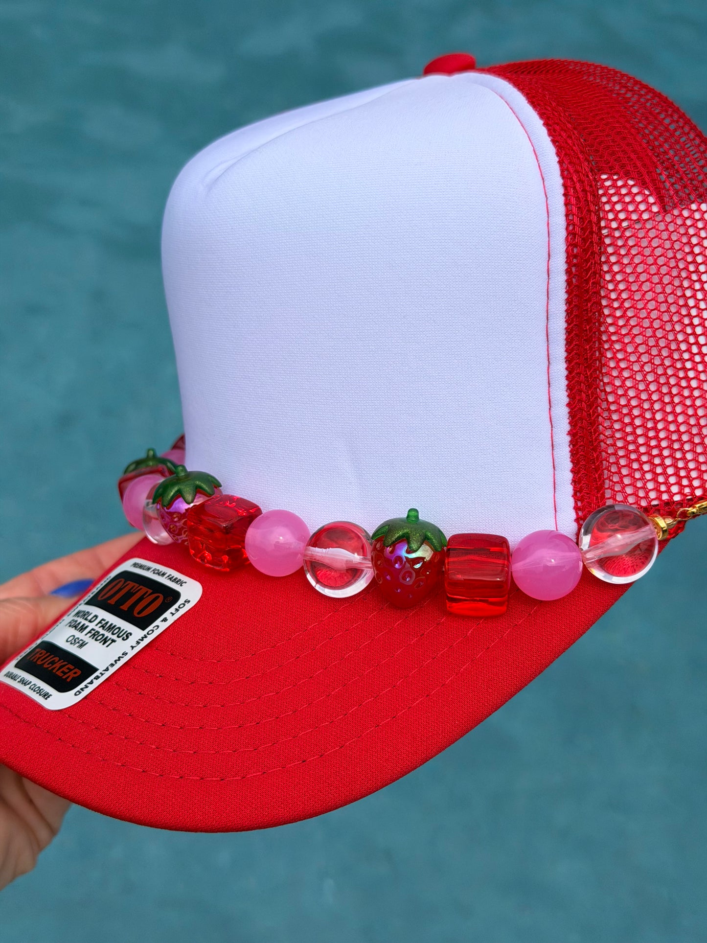 9” Strawberry Delight Hat Chain