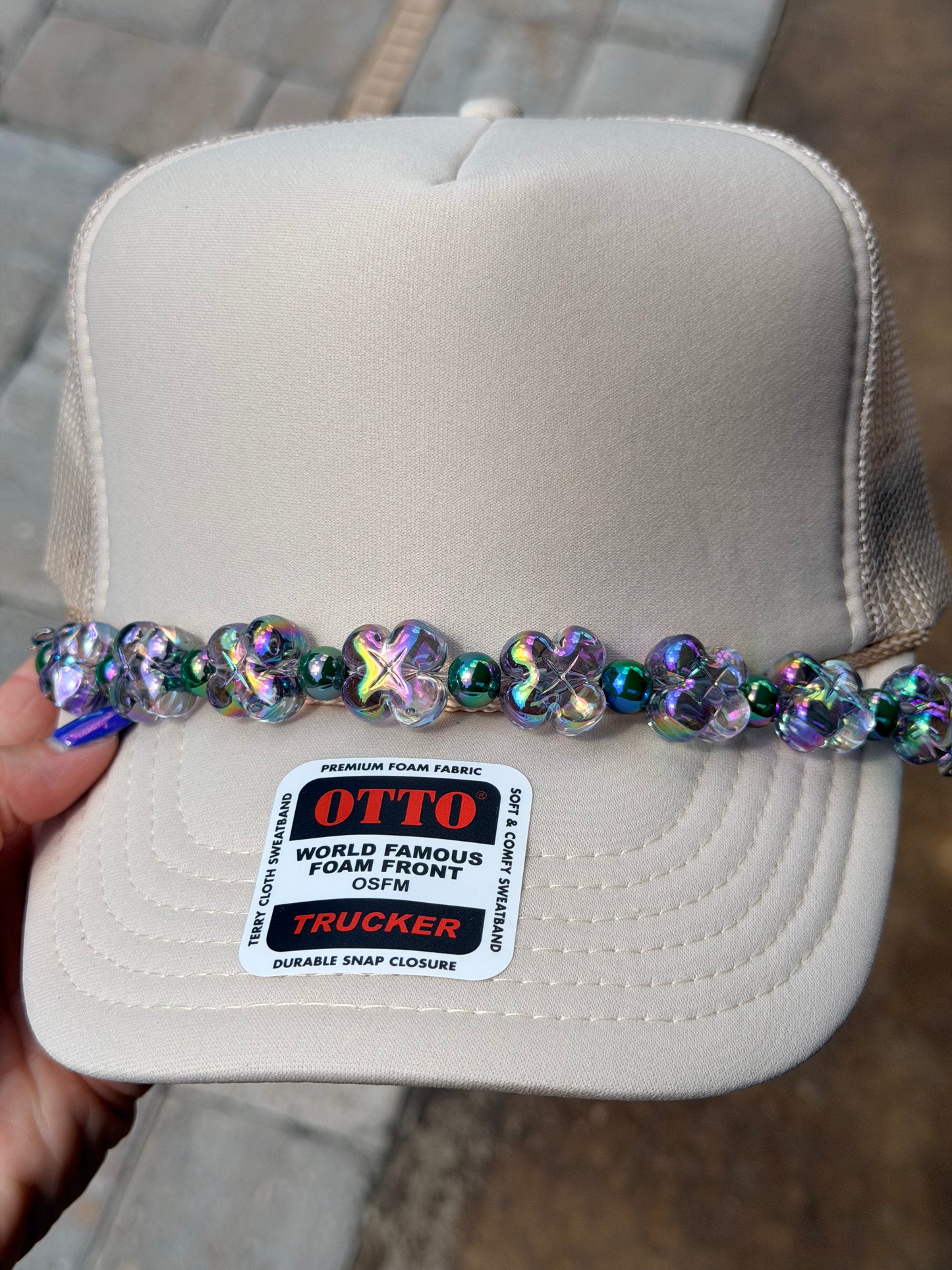 9” Mrs. Lucky Hat Chain