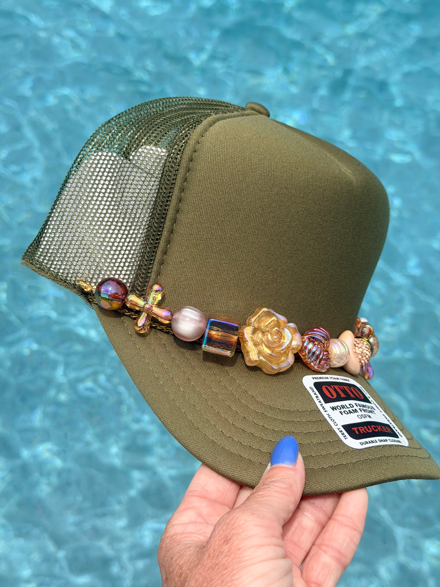 9” She Fancy Hat Chain