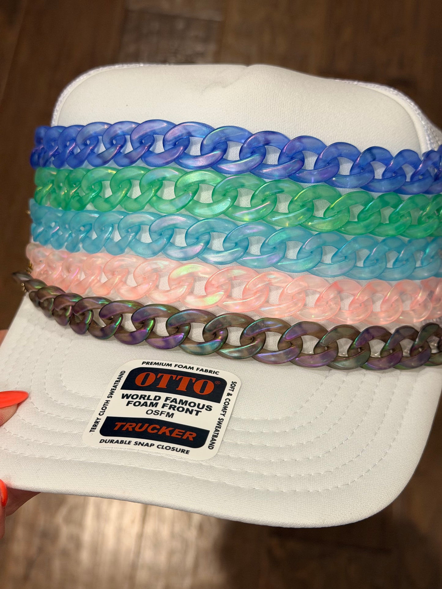 9” Iridescent Hat Chain