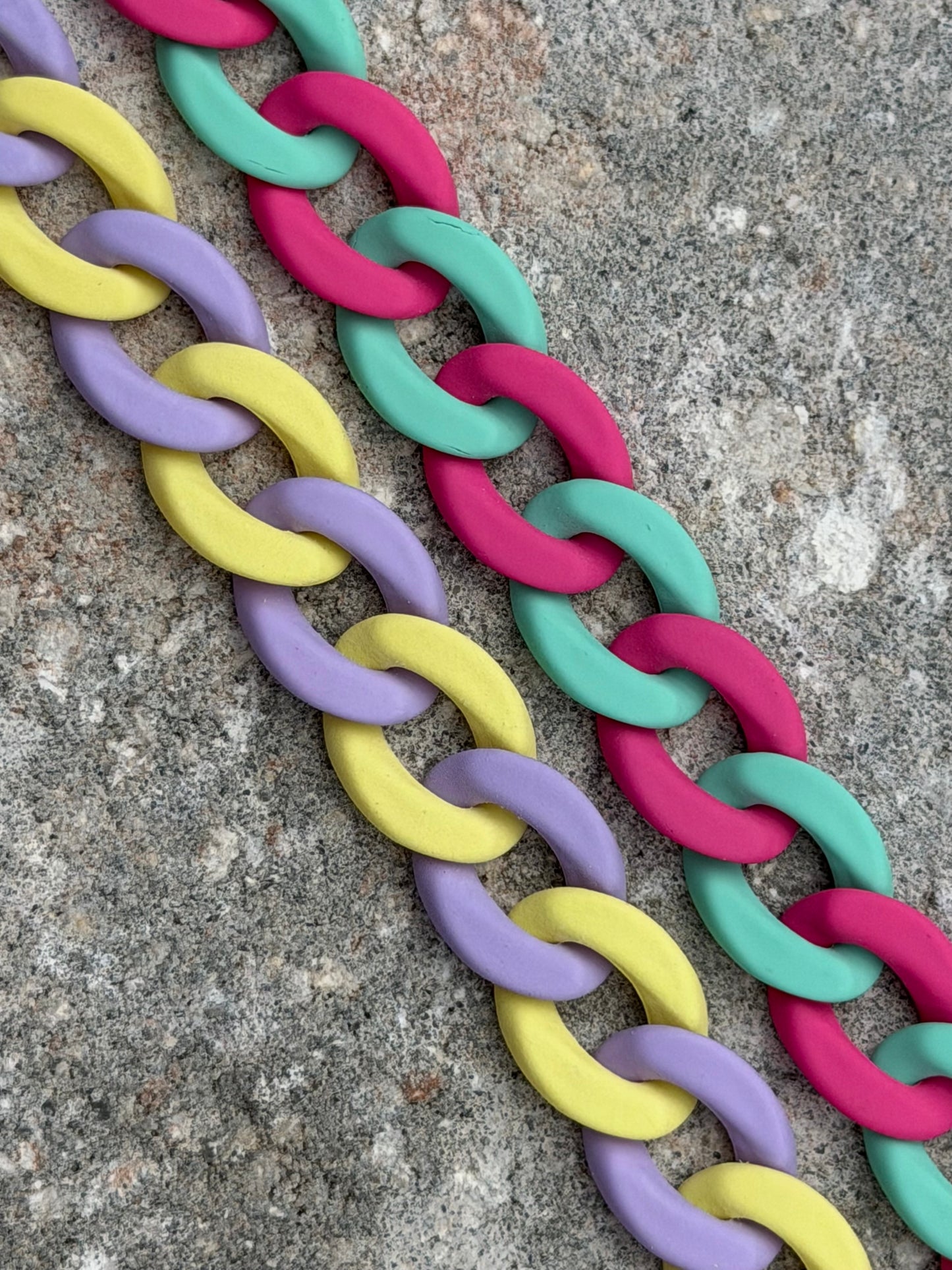 9” LSU Lavender/Yellow Hat Chain