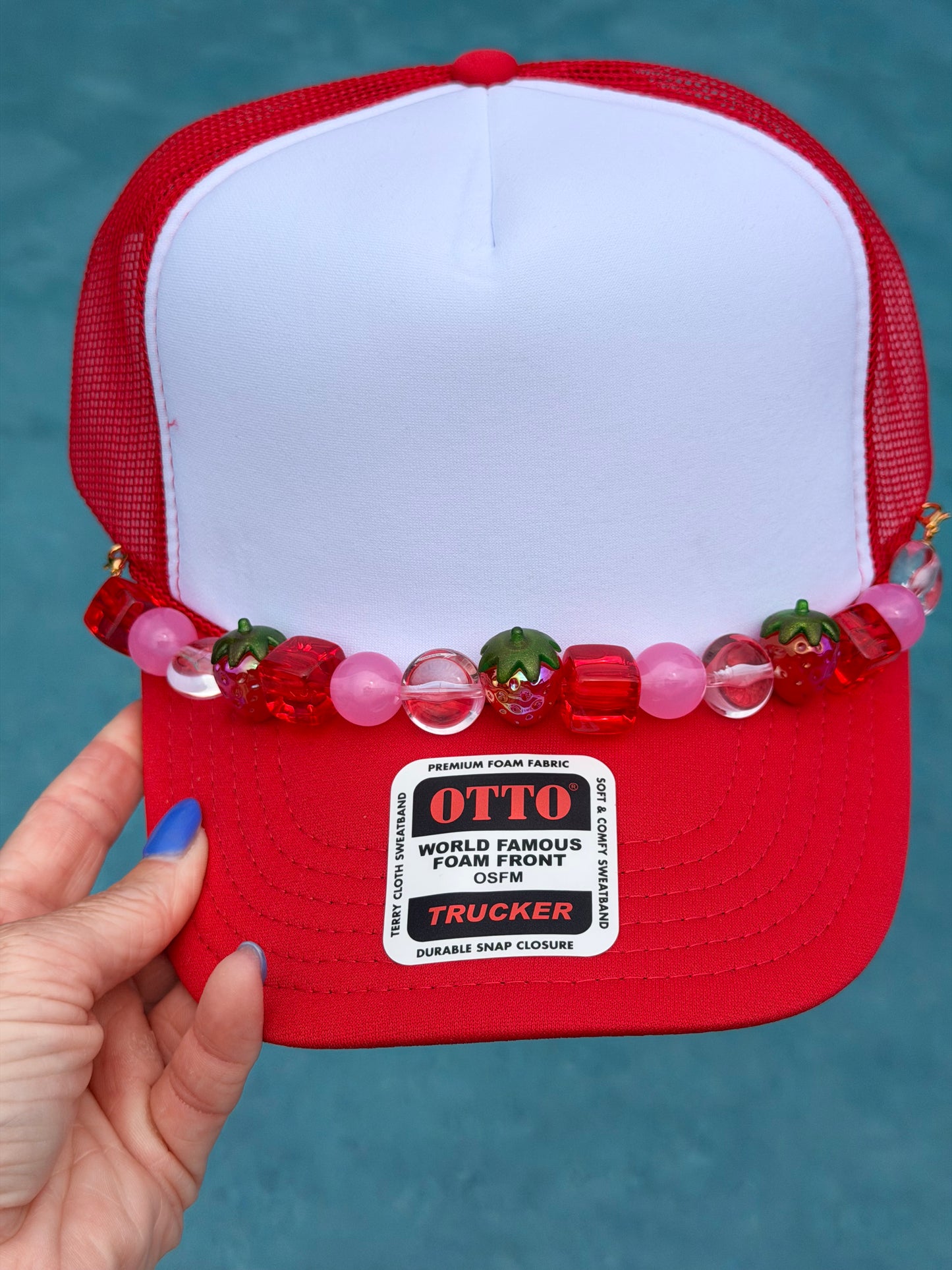 9” Strawberry Delight Hat Chain