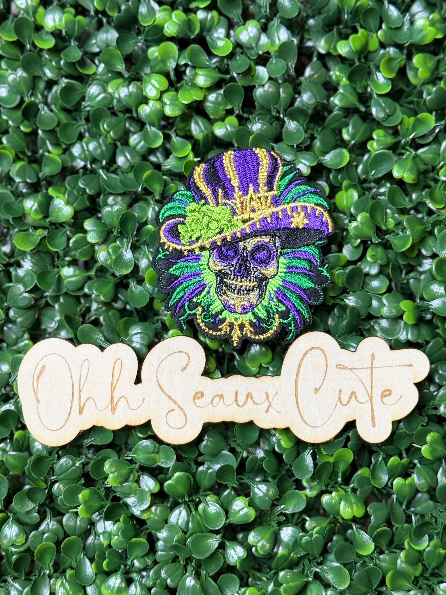 2.75” Mardi Gras Feathered Skeleton Head