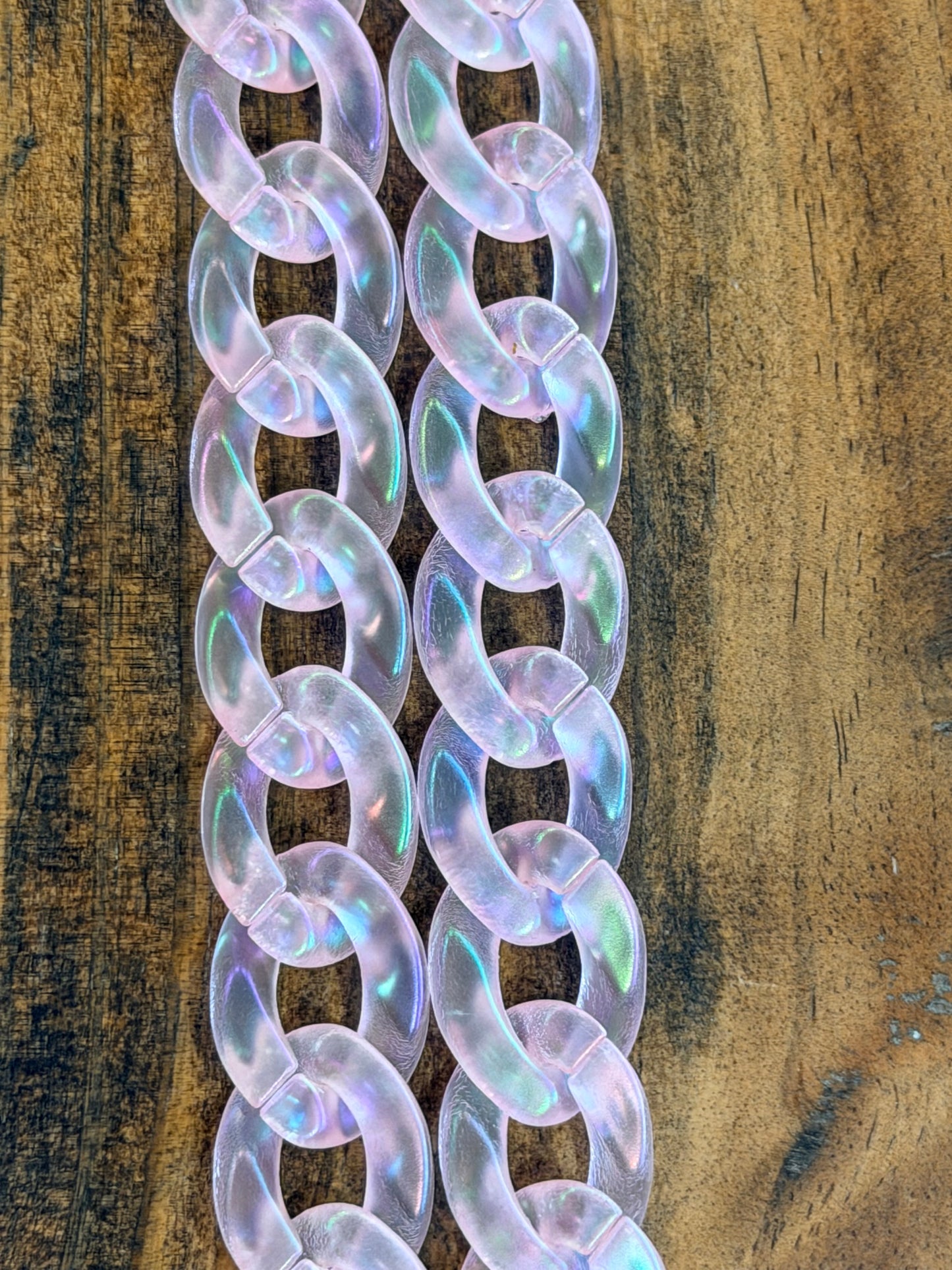 9” Iridescent Hat Chain
